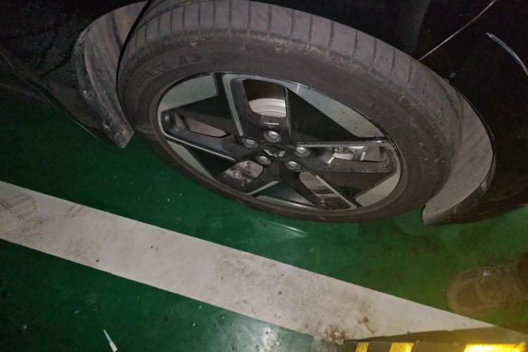 Used Wuling Xingguang 2023 150 Advanced Edition Right Front Wheel Hub