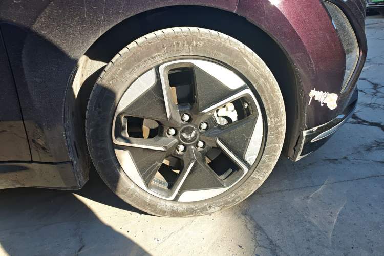 Used Wuling Xingguang 2023 150 Advanced Edition Right Front Wheel Hub
