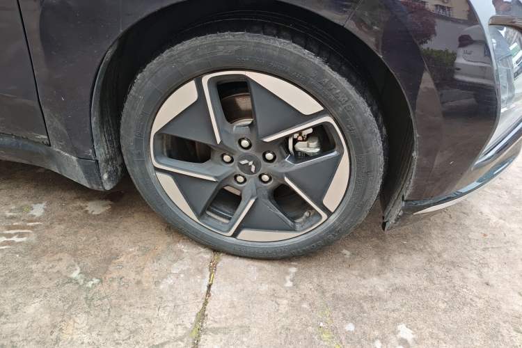 Used Wuling Xingguang 2023 150 Advanced Edition Right Front Wheel Hub