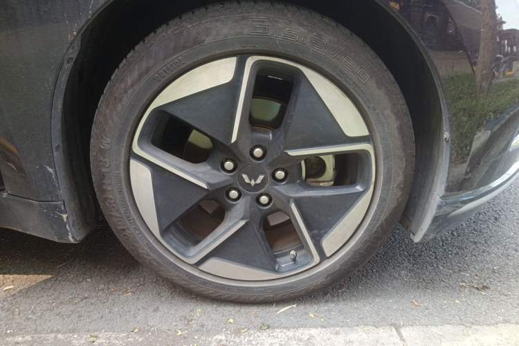 Used Wuling Xingguang 2023 150 Advanced Edition Right Front Wheel Hub