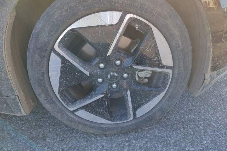 Used Wuling Xingguang 2023 150 Advanced Edition Right Front Wheel Hub