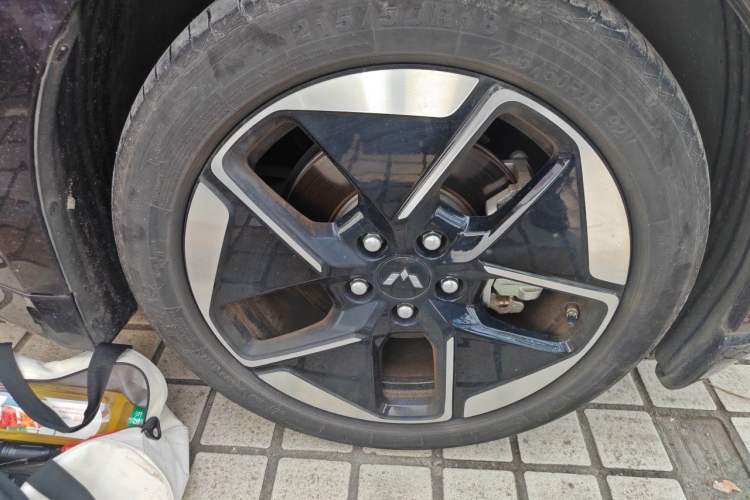 Used Wuling Xingguang 2023 150 Advanced Edition Right Front Wheel Hub