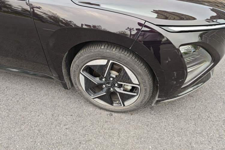 Used Wuling Xingguang 2023 150 Advanced Edition Right Front Wheel Hub