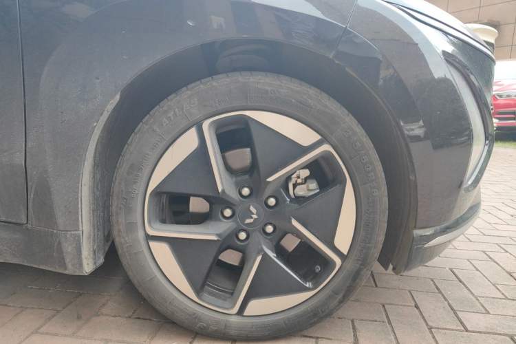 Used Wuling Xingguang 2023 150 Advanced Edition Right Front Wheel Hub