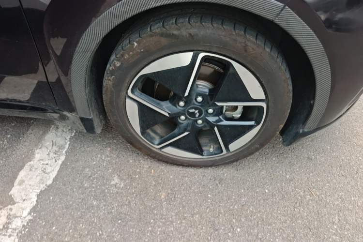 Used Wuling Xingguang 2023 150 Advanced Edition Right Front Wheel Hub