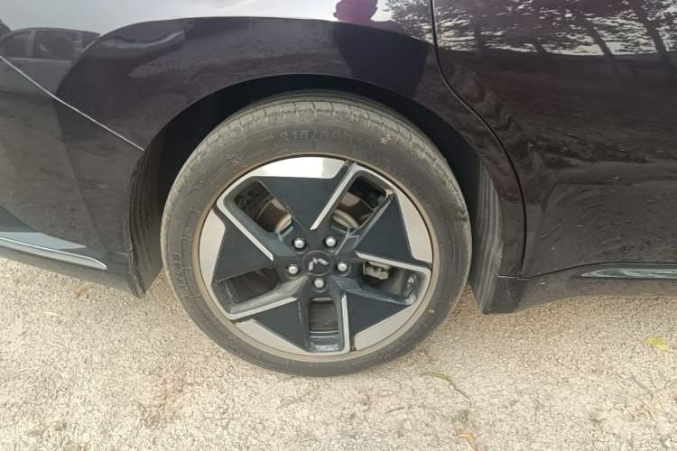 Used Wuling Xingguang 2023 150 Advanced Edition Right Rear Wheel Hub