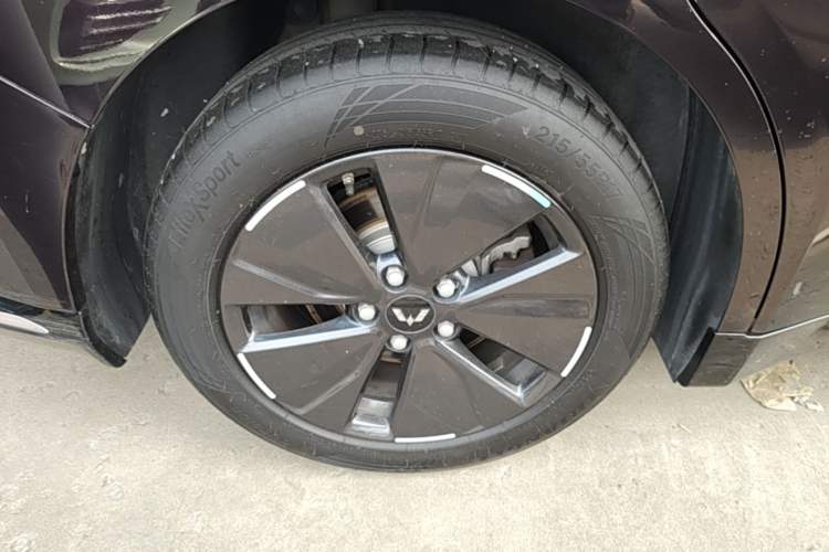 Used Wuling Xingguang 2023 70 Standard Edition Right Rear Wheel Hub