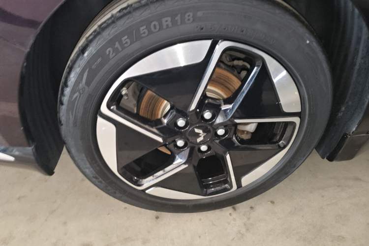 Used Wuling Xingguang 2023 150 Advanced Edition Right Rear Wheel Hub