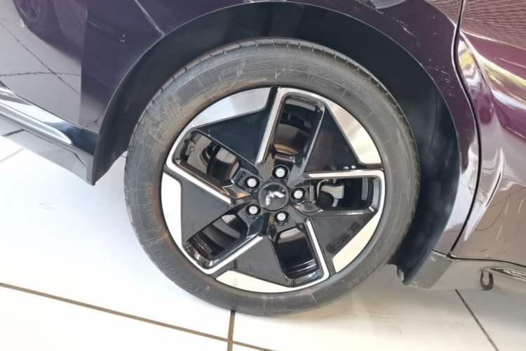 Used Wuling Xingguang 2023 150 Advanced Edition Right Rear Wheel Hub