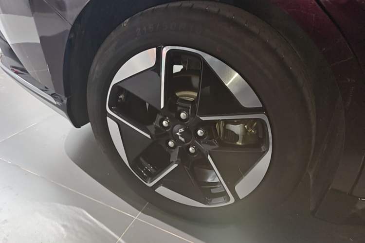 Used Wuling Xingguang 2023 150 Advanced Edition Right Rear Wheel Hub