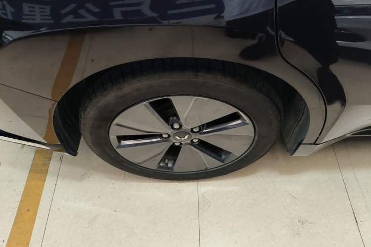 Used Wuling Xingguang 2023 70 Standard Edition Right Rear Wheel Hub