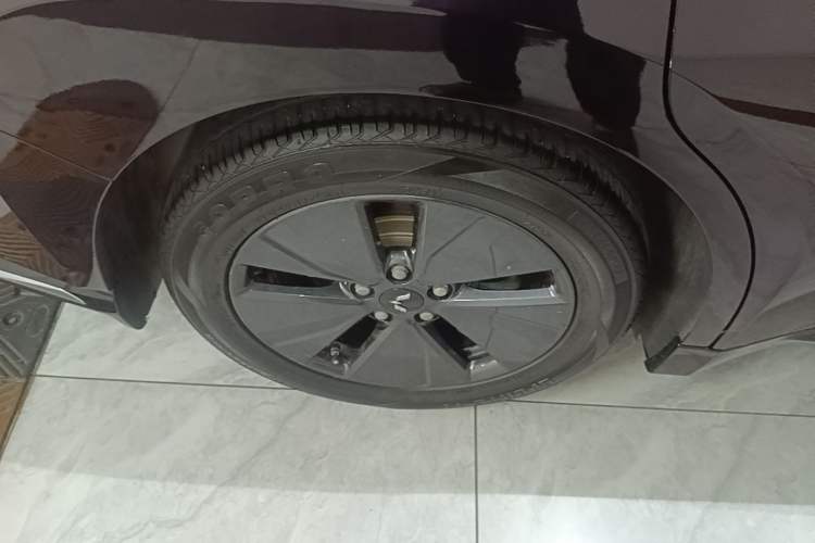 Used Wuling Xingguang 2023 70 Standard Edition Right Rear Wheel Hub