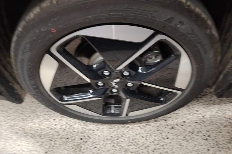 Used Wuling Xingguang 2023 150 Advanced Edition Right Rear Wheel Hub