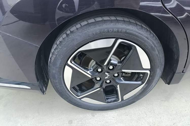 Used Wuling Xingguang 2023 150 Advanced Edition Right Rear Wheel Hub