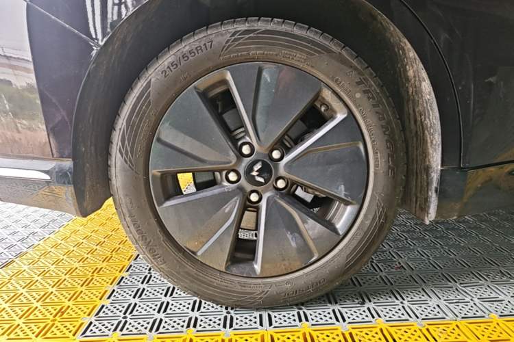 Used Wuling Xingguang 2023 70 Standard Edition Right Rear Wheel Hub