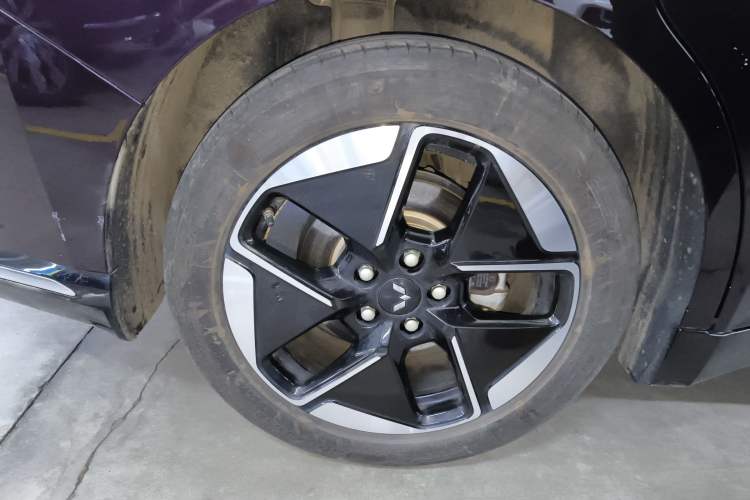 Used Wuling Xingguang 2023 150 Advanced Edition Right Rear Wheel Hub