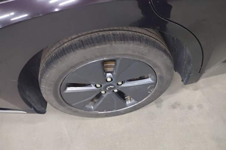 Used Wuling Xingguang 2023 70 Standard Edition Right Rear Wheel Hub