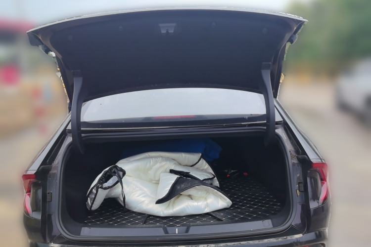 Used Wuling Xingguang 2023 70 Standard Edition Trunk