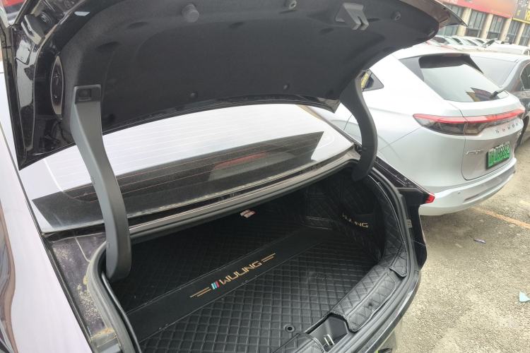 Used Wuling Xingguang 2023 150 Advanced Edition Trunk