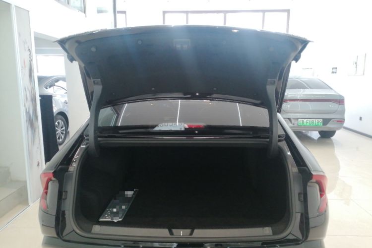 Used Wuling Xingguang 2023 70 Standard Edition Trunk