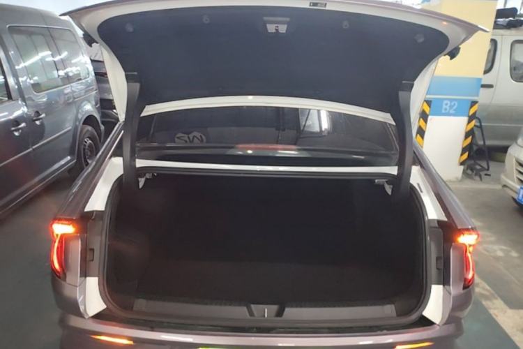 Used Wuling Xingguang 2023 150 Advanced Edition Trunk