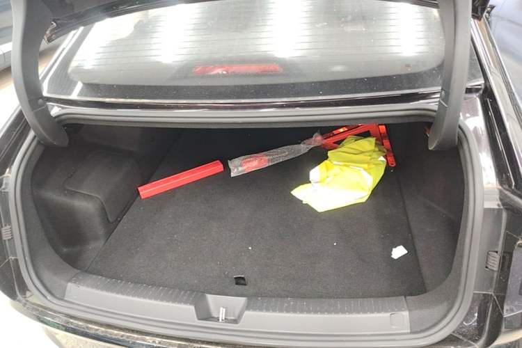 Used Wuling Xingguang 2023 150 Advanced Edition Trunk