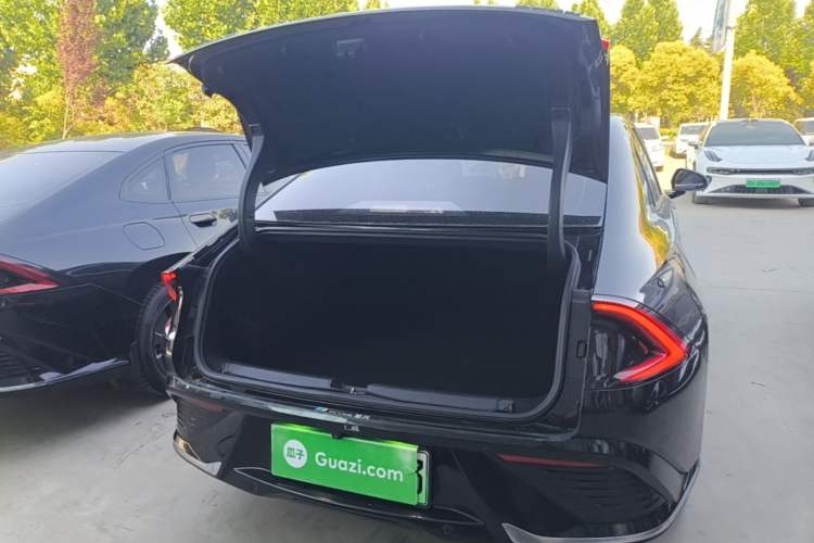 Used Wuling Xingguang 2023 150 Advanced Edition Trunk
