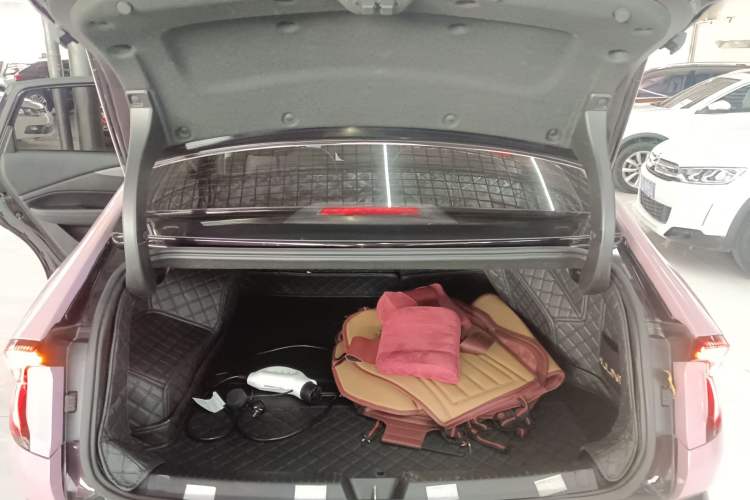 Used Wuling Xingguang 2023 150 Advanced Edition Trunk