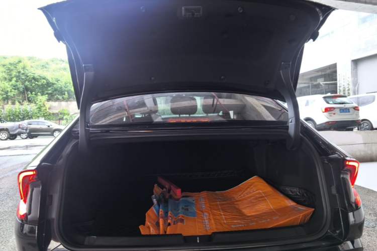 Used Wuling Xingguang 2023 70 Standard Edition Trunk