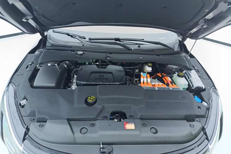 Used Wuling Xingguang 2023 150 Advanced Edition Engine Bay