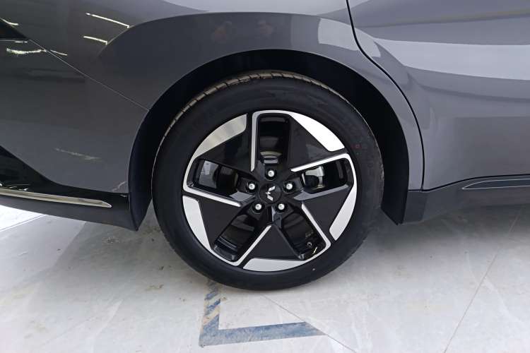 Used Wuling Xingguang 2023 150 Advanced Edition Left Front Wheel Hub