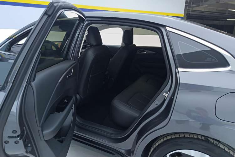 Used Wuling Xingguang 2023 150 Advanced Edition Left Rear Seat