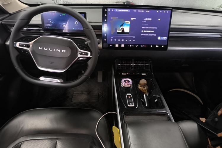 Used Wuling Xingguang 2023 150 Advanced Edition Center Console