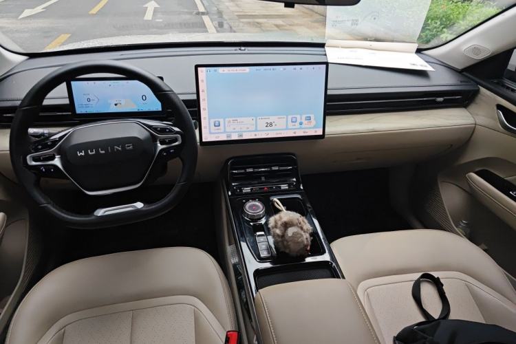 Used Wuling Xingguang 2023 150 Advanced Edition Center Console
