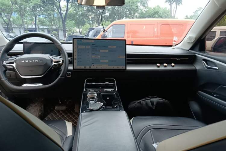 Used Wuling Xingguang 2023 150 Advanced Edition Center Console