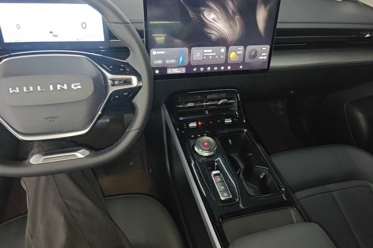 Used Wuling Xingguang 2023 150 Advanced Edition Center Console