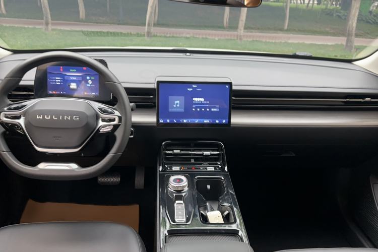 Used Wuling Xingguang 2023 70 Standard Edition Center Console
