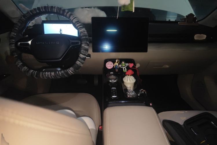 Used Wuling Xingguang 2023 150 Advanced Edition Center Console