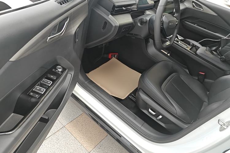 Used Wuling Xingguang 2023 70 Standard Edition Driver Seat