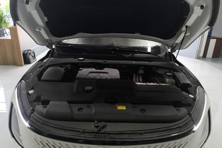 Used Wuling Xingguang 2023 150 Advanced Edition Engine Bay