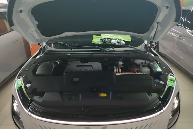 Used Wuling Xingguang 2023 150 Advanced Edition Engine Bay