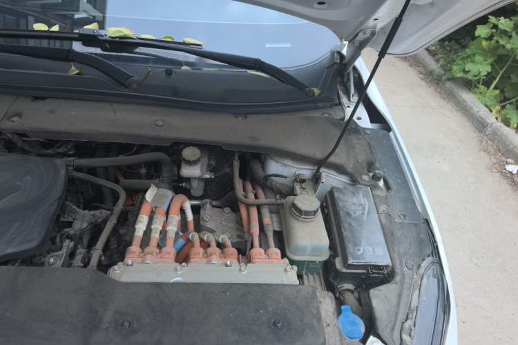 Used Wuling Xingguang 2023 70 Standard Edition Engine Bay Left