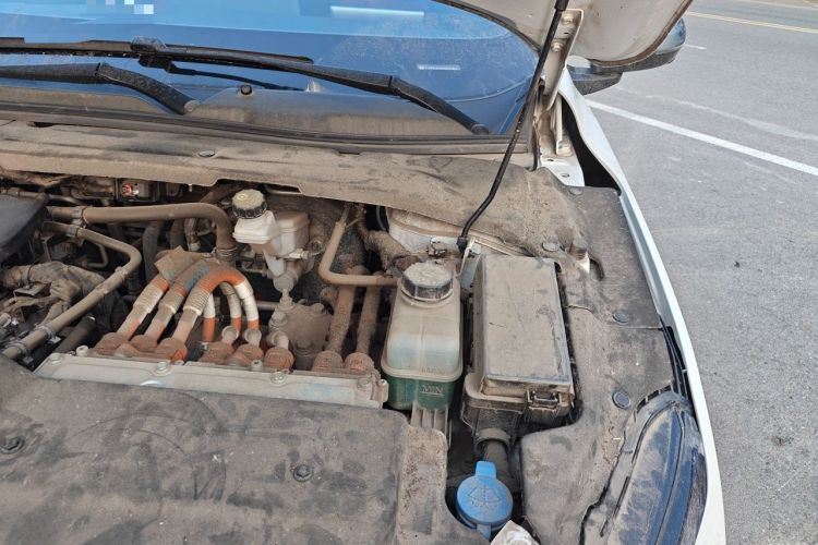 Used Wuling Xingguang 2023 150 Advanced Edition Engine Bay Left
