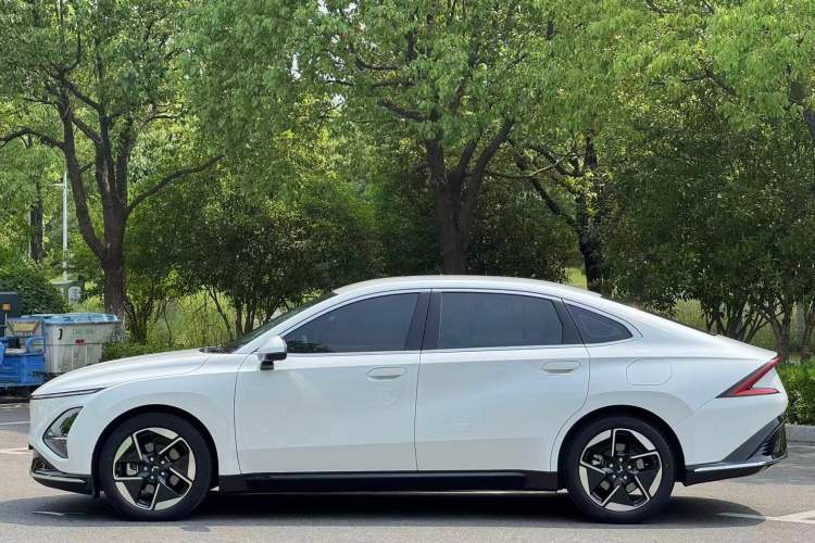 Used Wuling Xingguang 2023 150 Advanced Edition Exterior 3