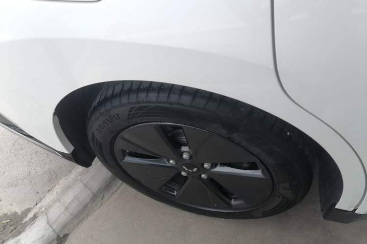 Used Wuling Xingguang 2023 70 Standard Edition Exterior 5