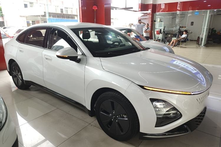 Used Wuling Xingguang 2023 70 Standard Edition Front Right 45 Deg