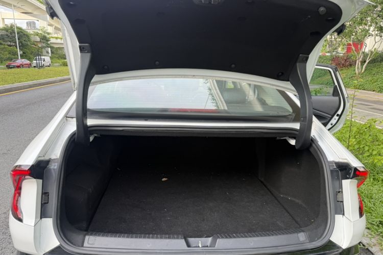 Used Wuling Xingguang 2023 150 Advanced Edition Interior 2