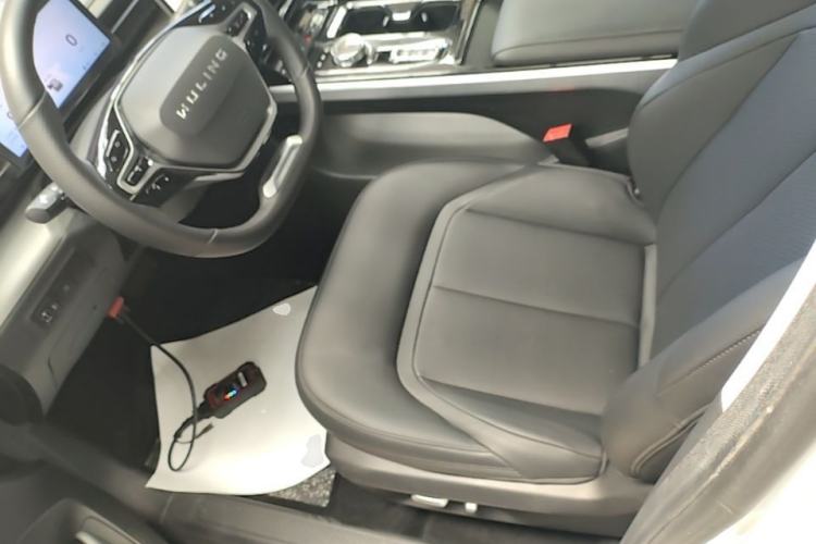 Used Wuling Xingguang 2023 150 Advanced Edition Left Front Seat