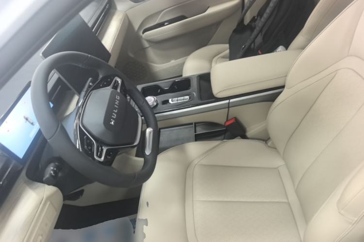 Used Wuling Xingguang 2023 150 Advanced Edition Left Front Seat