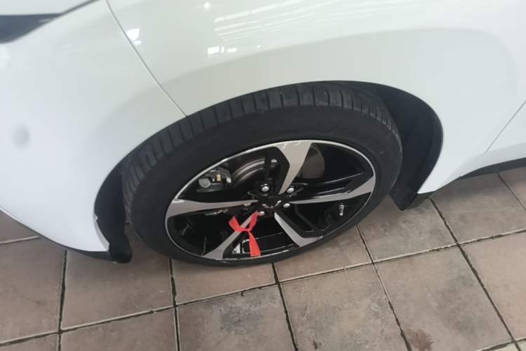 Used Wuling Xingguang 2023 150 Advanced Edition Left Front Wheel Hub